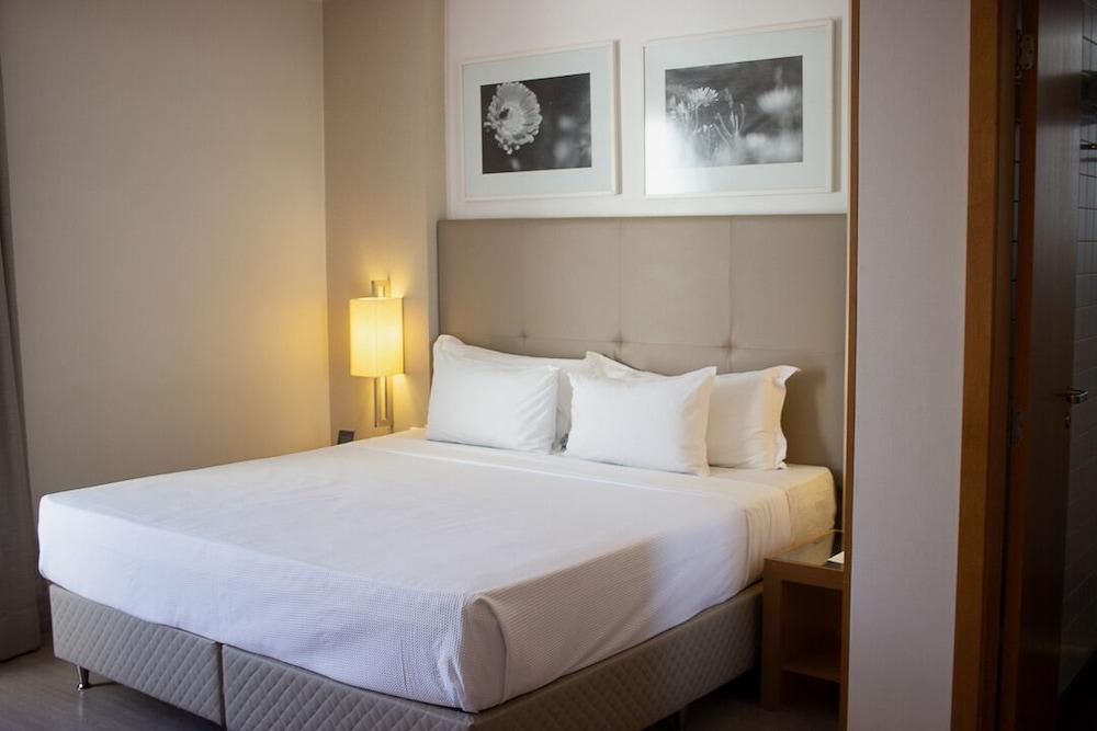H2 Platinum Lourdes Hotel 4*